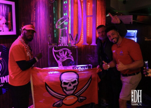 Thee-Dollhouse-Superbowl-103.1353D58E-27FB-4C91-A878-AFF64F385B0C_1_105_c