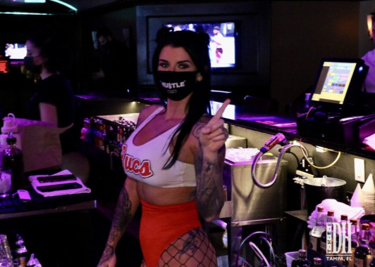 Thee-Dollhouse-Superbowl-105.4894E76C-1A8A-47A4-96CE-99715E349450_1_105_c