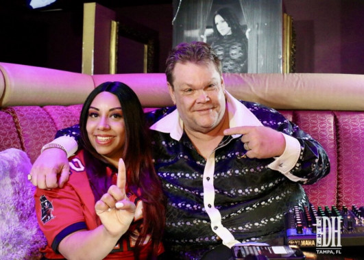 Thee-Dollhouse-Superbowl-112.B7C6D0B9-D70E-4209-A132-D057FD734797_1_105_c