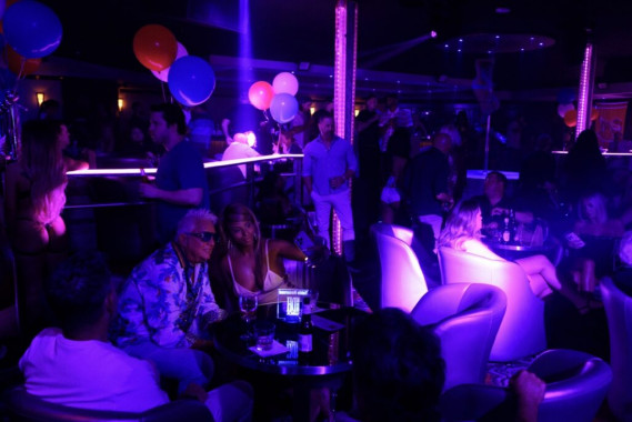 dollhouse-warren-bday-2025-218